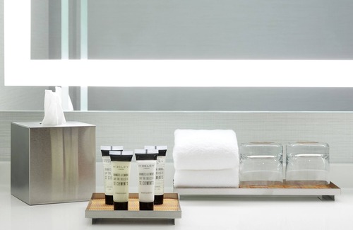 Downtown Boston Hotel | The Godfrey Hotel Boston