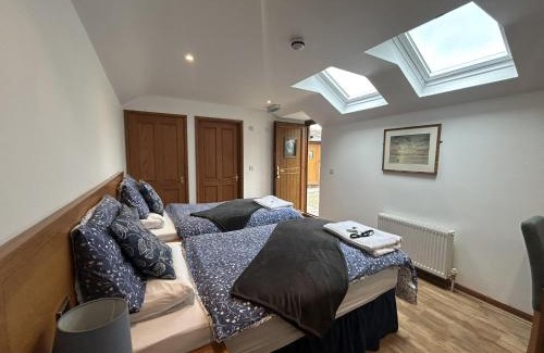 Tatworth Casa | The Golden Fleece