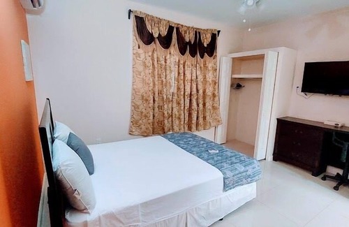 Basseterre Casa | The Golden Gate Inn