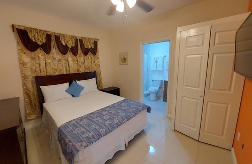 Basseterre Casa | The Golden Gate Inn