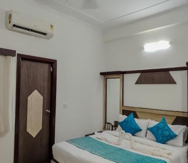 Taj Ganj Hotel | The Golden Hotel Agra