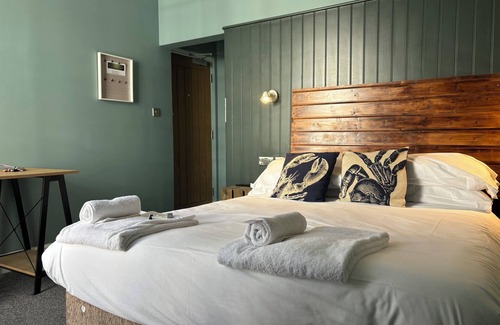 Weymouth Hotel | The Golden Lion