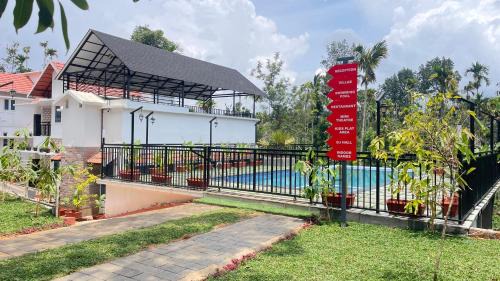 Kunnathidavaka Cabina | The Golden Oak A Classic Villas