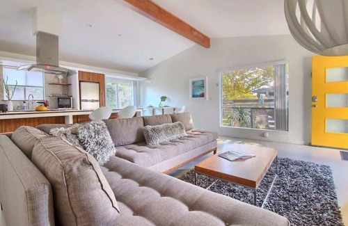 South River City Casa | The Goldie | Stylish SoCo Pet-Friendly Stay