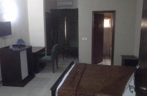 Port Harcourt Cabina | The Golf Prince Hotel