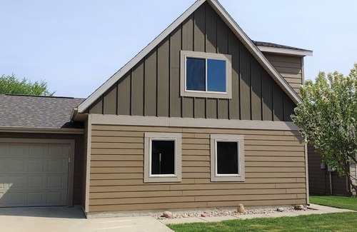 Spirit Lake Cabina | The Good Life Cabin - Bridges Bay Resort in Okoboji, Iowa