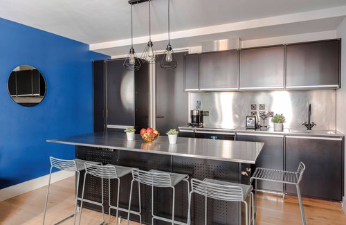 Covent Garden Apartamento | The Good Vibes Parlor - Covent Garden - by Frankie Says