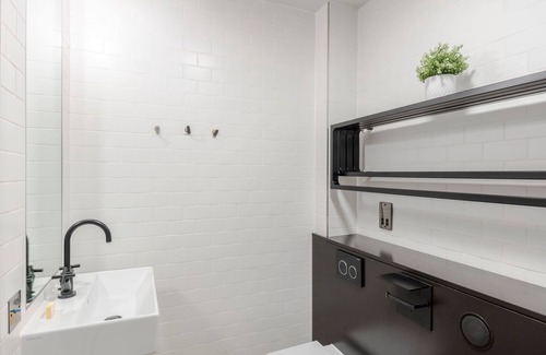 Covent Garden Apartamento | The Good Vibes Parlor - Covent Garden - by Frankie Says