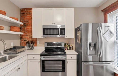 Victorian Village Apartamento | The Goodale Overlook - 2 Bed 3 Bath