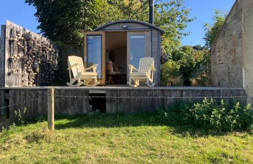 Lesbury Apartamento | The Goods Wagon, private garden and stunning views