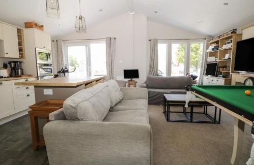 Chichester Casa | The Goodwood Lodge