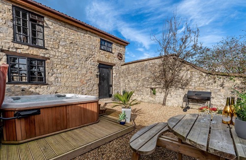 Ilton Cabaña | El Granero Granero convertido en un hermoso Rural Ubicación, bañera de hidromasaje, 4 estrellas clasificado