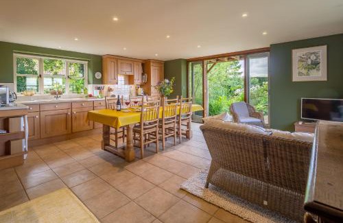 Newmarket Casa | The Granary, Dunstall Green