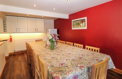 Hopton Cabaña | THE GRANARY, family friendly, character holiday cottage in Hopton