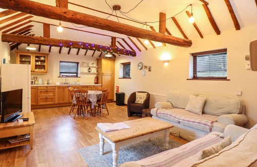 Colchester Cabaña | THE GRANARY, pet friendly, character holiday cottage in Polstead