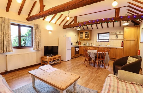 Colchester Cabaña | THE GRANARY, pet friendly, character holiday cottage in Polstead