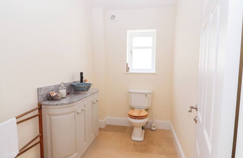 Dalby Casa | THE GRANARY, pet friendly, character holiday cottage in Slingsby