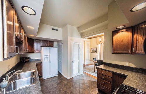 Lowertown Arts District Apartamento | The Grand Apartment: A Historical Paducah Gem