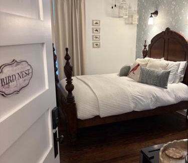 Berkeley Springs Cama Y Desayuno | The Grand Castalian Inn Bed and Breakfast