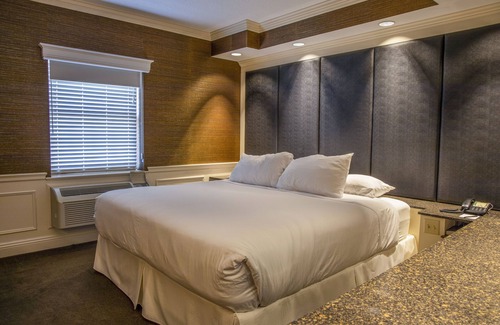 Warren Hotel | The Grand Resort