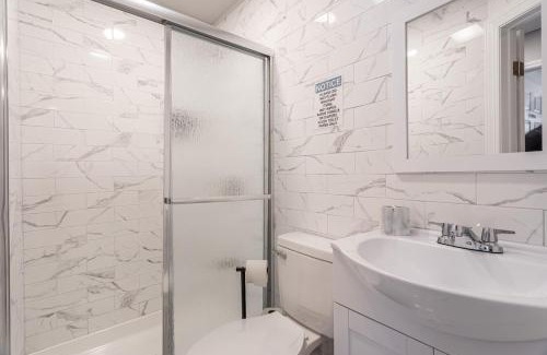 Constable Hook Casa | The Grand Retreat 9BR 4BA Near NYC and Airport