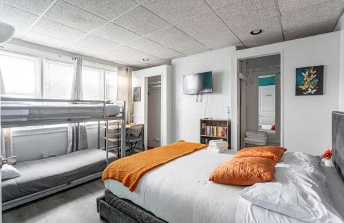 Constable Hook Casa | The Grand Retreat 9BR 4BA Near NYC and Airport