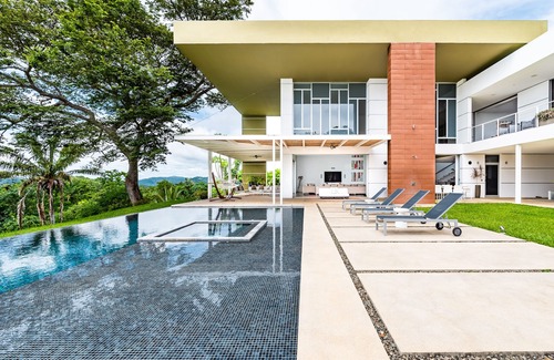 Marbella Villa | The Grand Seaclusion