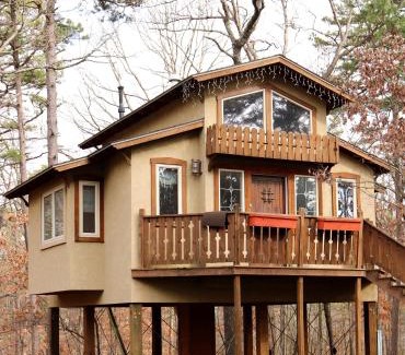 Eureka Springs Hotel | The Grand Treehouse Resort