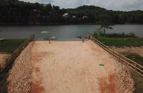 Flatwoods Alquiler De RV | THE GRAND VIEW. Beautiful RV lot on the banks of the Kentucky Lake/TN River.