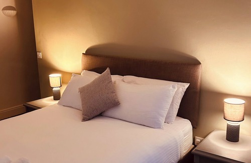 Llanwnen Hotel | The Grannell