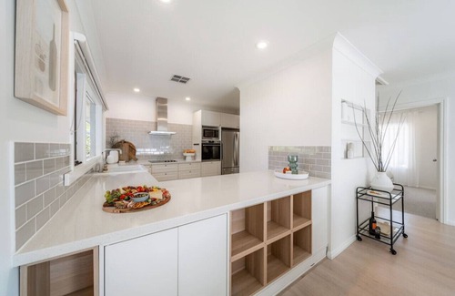 McLaren Vale Casa | The Grape Escape~ Location & style on Shiraz Trail