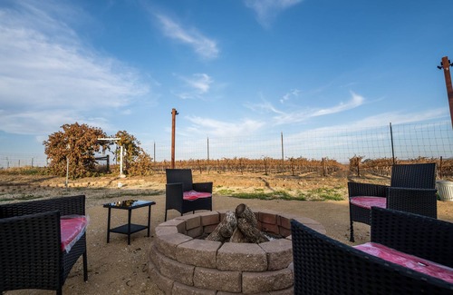 Paso Robles Otro | The Grape Escape Farmhouse