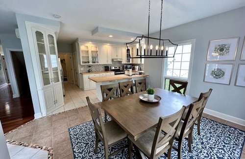 North East Casa | "The Grape Escape"-Stylish Retreat Wine Country PA