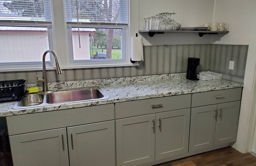 Seneca Falls Apartamento | The Grape Vine- Newly Remodeled 3 Bedroom Apartment