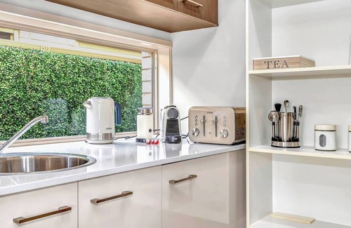 Woodville Gardens Casa | The Grapevine An Indoor Outdoor Urban Retreat