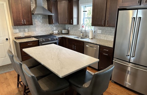 Saratoga Springs Casa | The Gray Horse. Cozy and inviting home in the center of everything Saratoga!