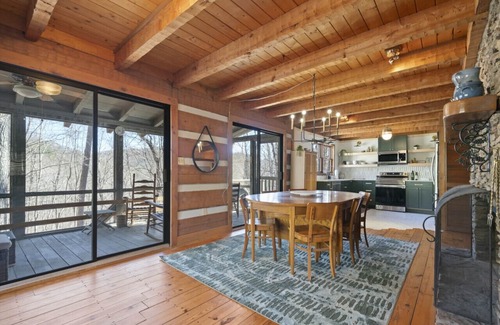Big Canoe Cabina | The Graystone Lodge in Big Canoe