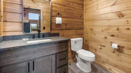 Tellico Plains Casa | The Great Escape - 2 Bedrooms, 2,5 Baths, Sleeps 12 home