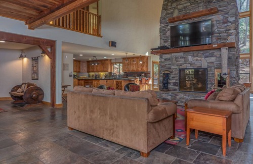 Arnold Cabina | THE GREAT ESCAPE - 6 BEDROOM 5.5 BATHROOM W/ SAUNA IN BLS