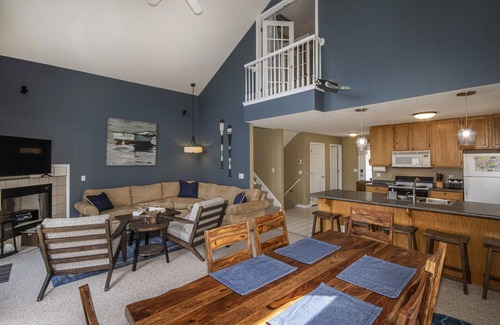 La Follette Casa | The Great Escape at Norris Lake- Waterfront Stay w/ Dock, Deck, & Sunset Views