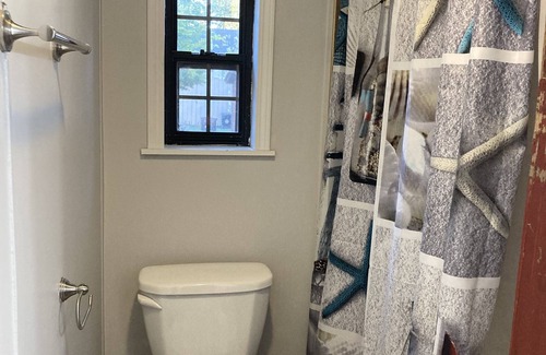 Put-in-Bay Cabina | The Great Escape Cabin 3 Full Linens Provided 4 Bedrooms sleeps 12