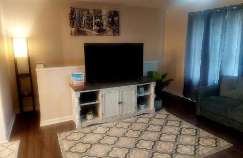 Boyds Creek Casa | The Great Escape King suite, Kid friendly