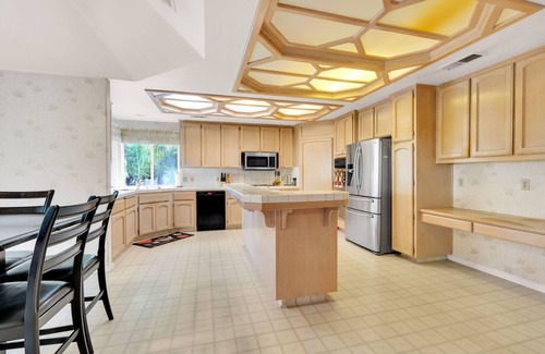 Herndon Casa | The great get away. Huge home!!!