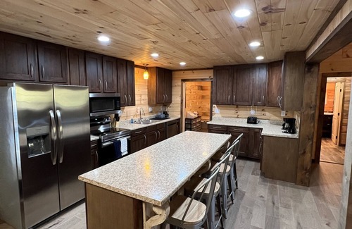 Flat Rock Cabina | The Great Getaway Cabin (With large game loft)