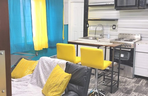 Camden Casa | The Great Suite With Parking Near Philadelphia