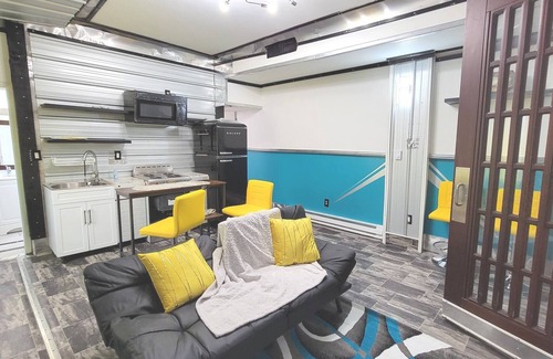 Camden Casa | The Great Suite With Parking Near Philadelphia