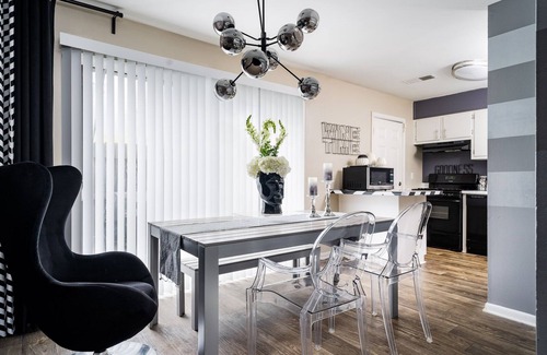 Bolton Casa | The Greatest of All Time Pad! #Stylish #Townhouse #Exceptional #2br #Kingbed