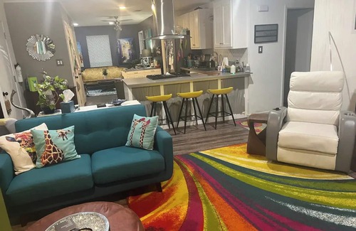Handley Casa | The Green Door Getaway!! AT&T Stadium, 6Flags, +++