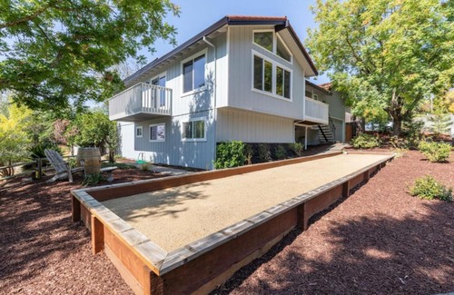 Santa Rosa Casa | The Green House by AvantStay Spacious Entertainers Home Close to Wineries Pool Fitness Room