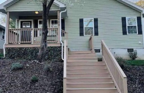 Greensboro Casa | The Green House - cozy 3 BR near downtown Greensboro